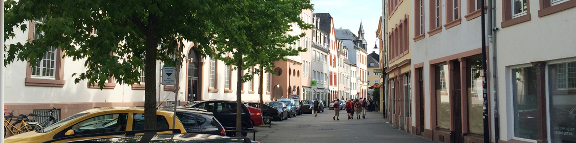 <h1>Apartment NEWPOINT</h1>
Sehr modernes Single-Apartment mit großer Terrasse - gelegen in Triers historischem Zentrum. 